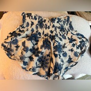 NWT Gab & Kate Barbados Blue Shorts.                         Women’s Large